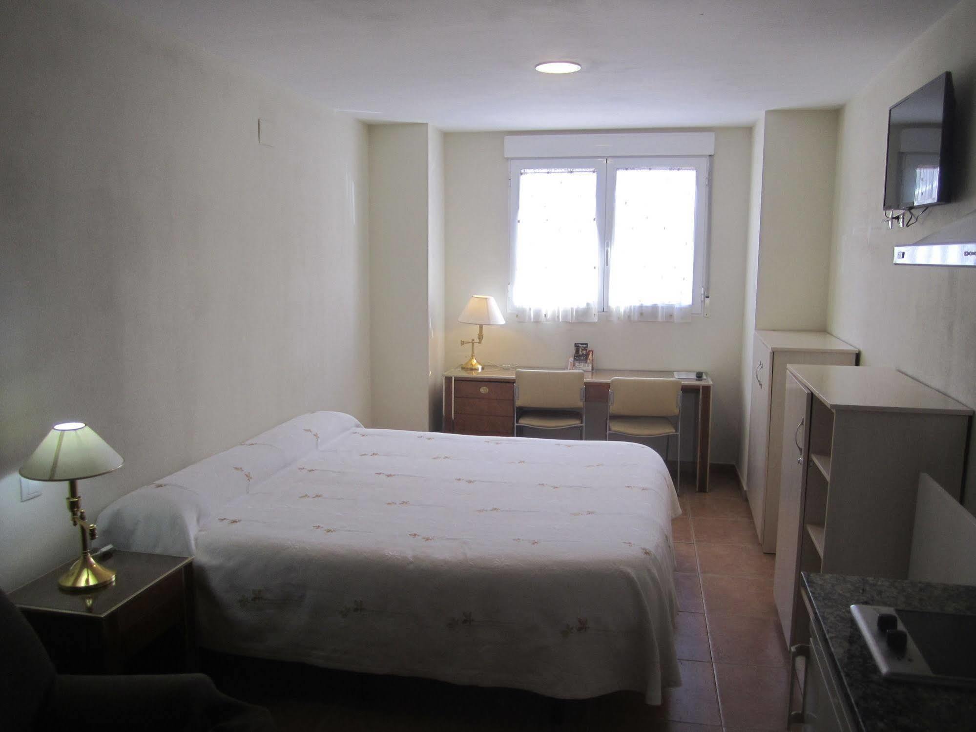 Hostal El Estudio Almansa Εξωτερικό φωτογραφία